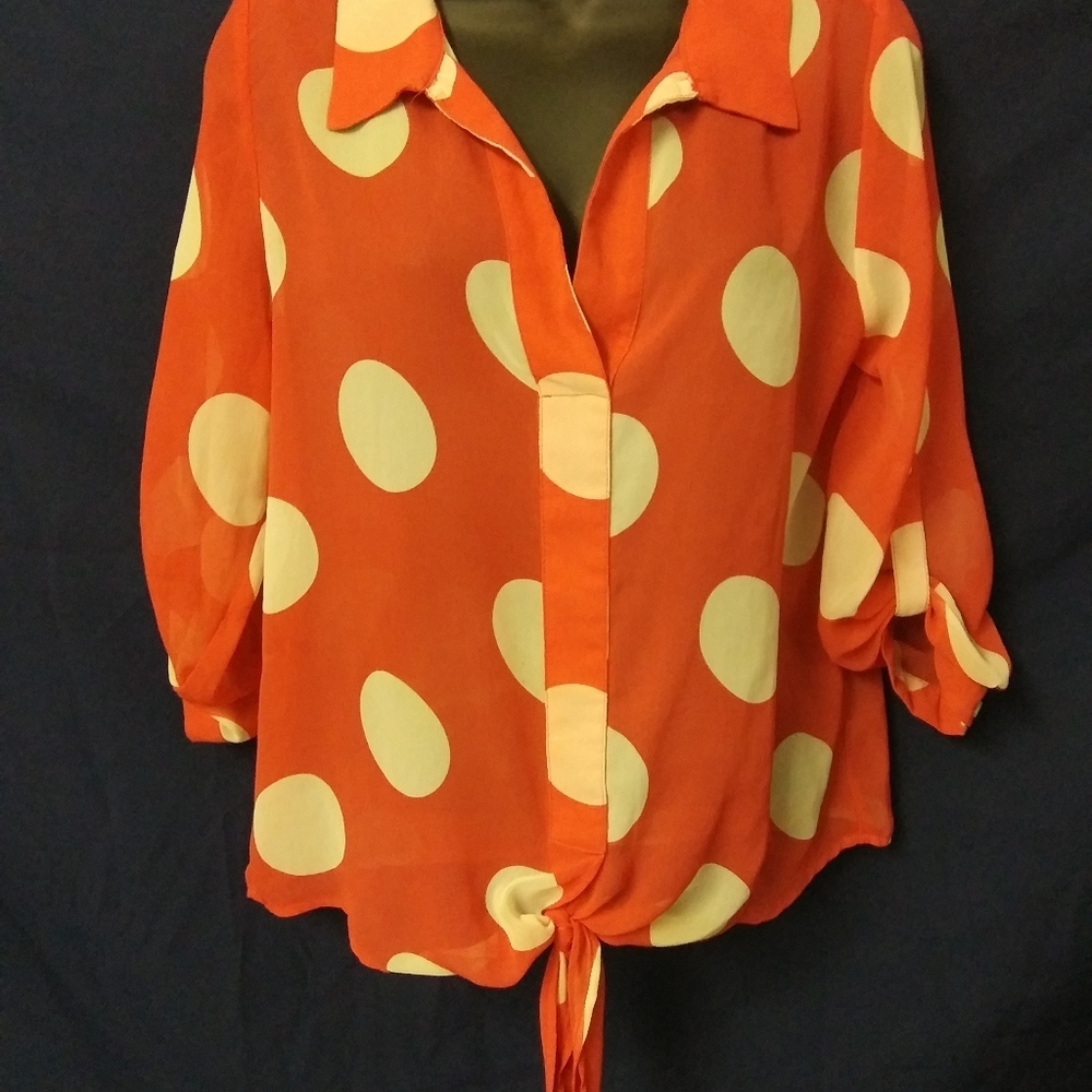 Pants store blouse